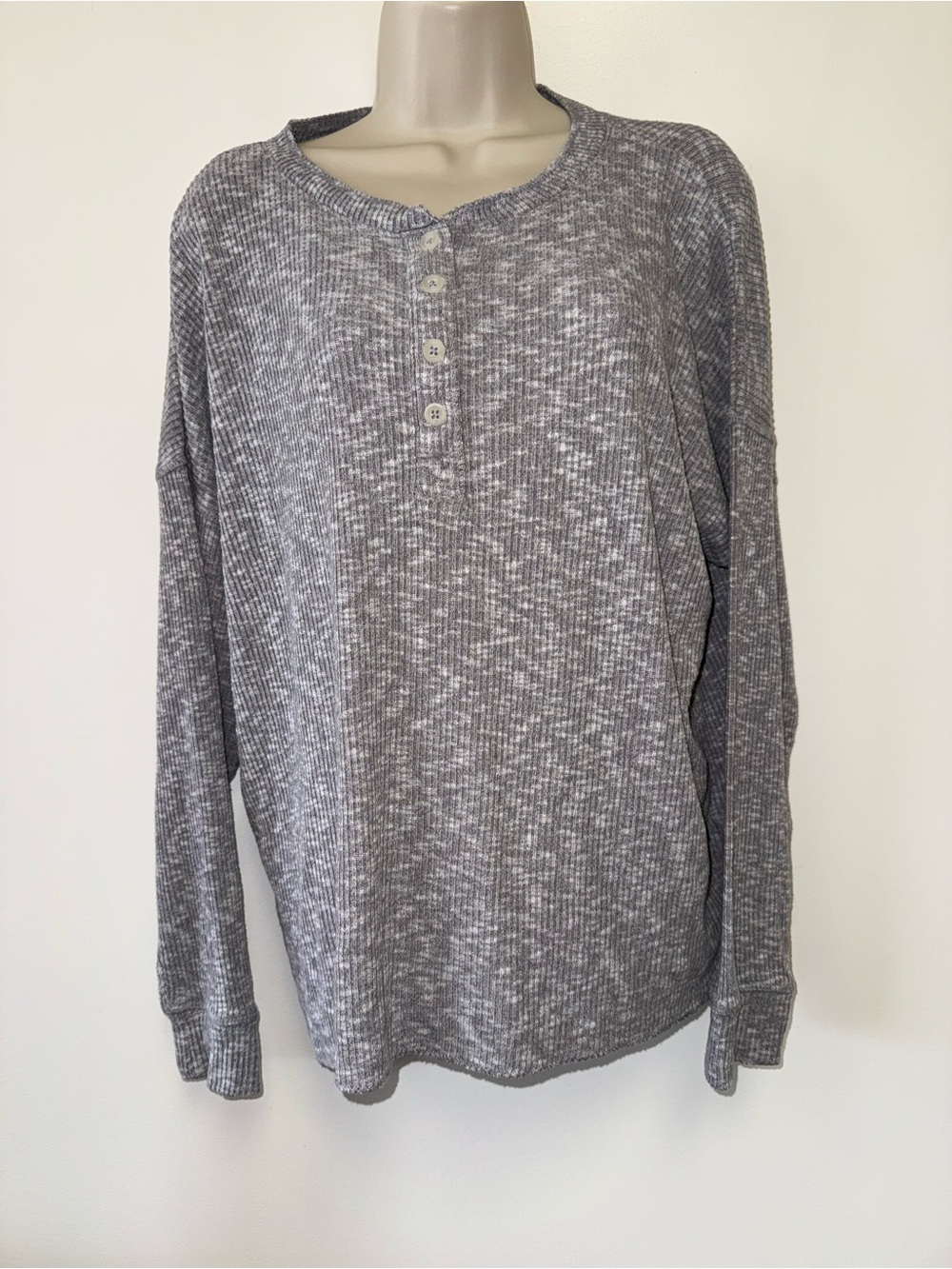 American Eagle (Large) Grey Ribbed Super Soft 3/4 Button Up Long Sleeve Tee